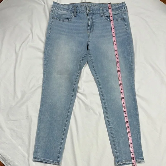 AEO Light Blue Women's Jeans - Picture 2 of 10